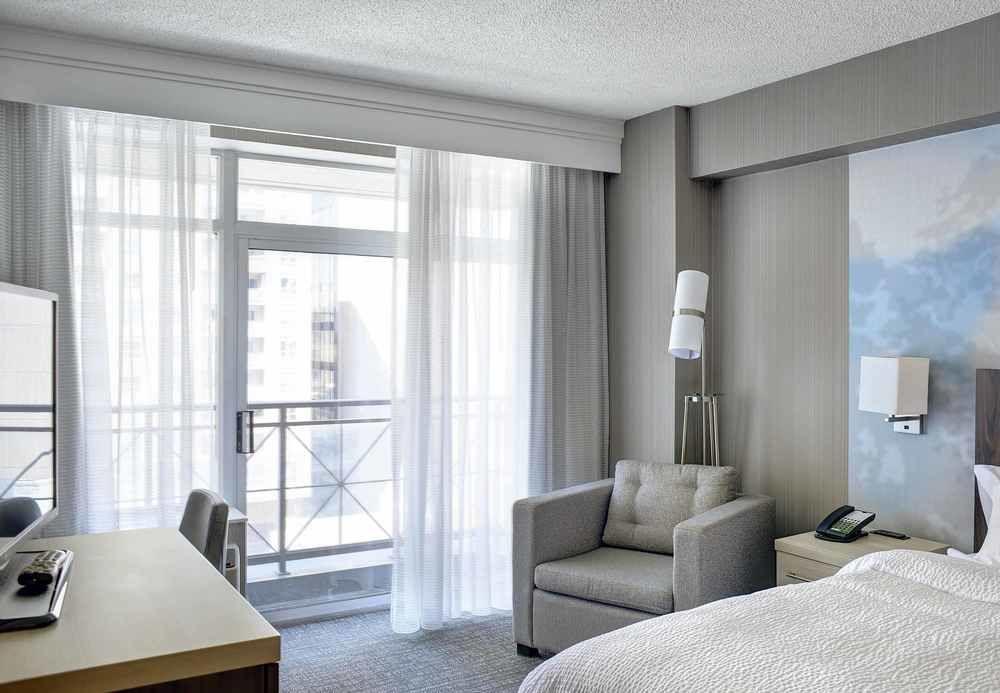 Courtyard By Marriott Toronto Downtown Ξενοδοχείο Εξωτερικό φωτογραφία