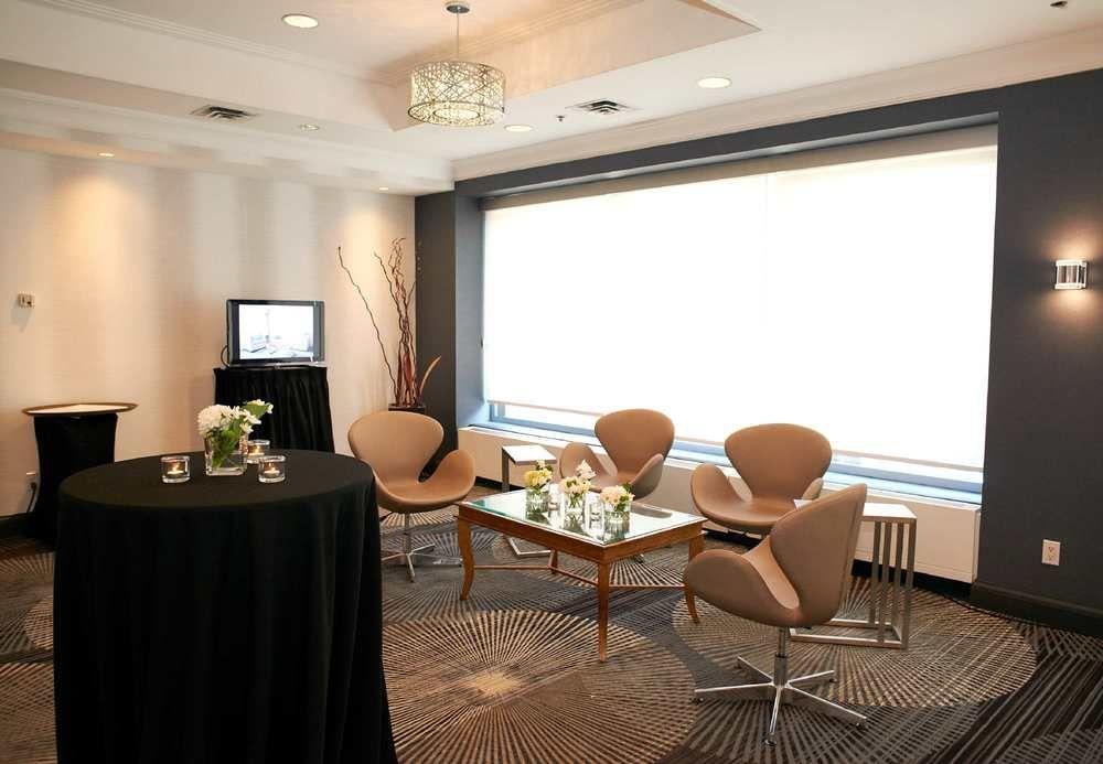Courtyard By Marriott Toronto Downtown Ξενοδοχείο Εξωτερικό φωτογραφία