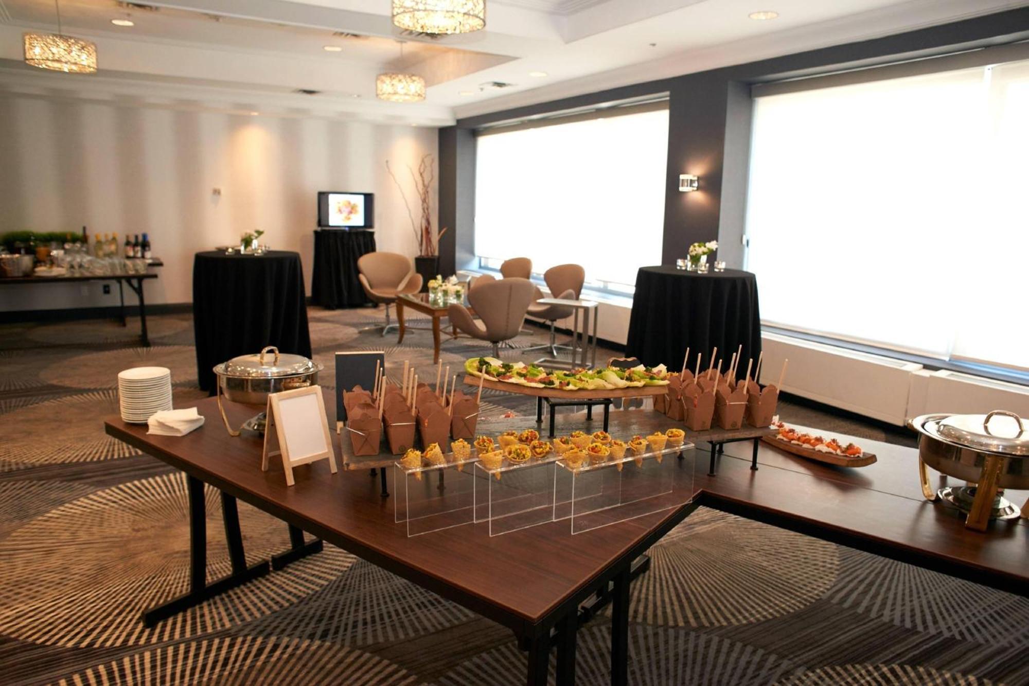 Courtyard By Marriott Toronto Downtown Ξενοδοχείο Εξωτερικό φωτογραφία