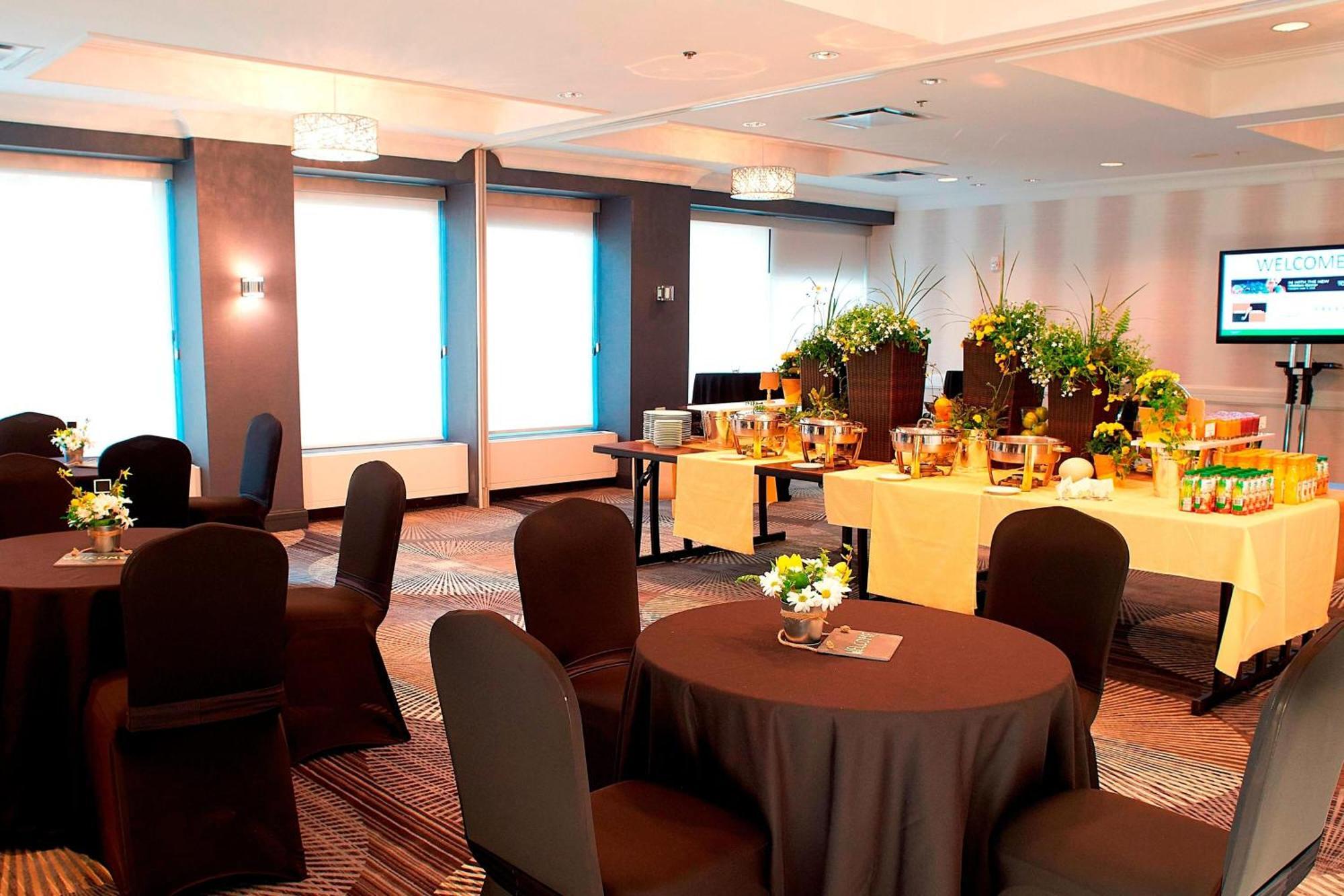 Courtyard By Marriott Toronto Downtown Ξενοδοχείο Εξωτερικό φωτογραφία
