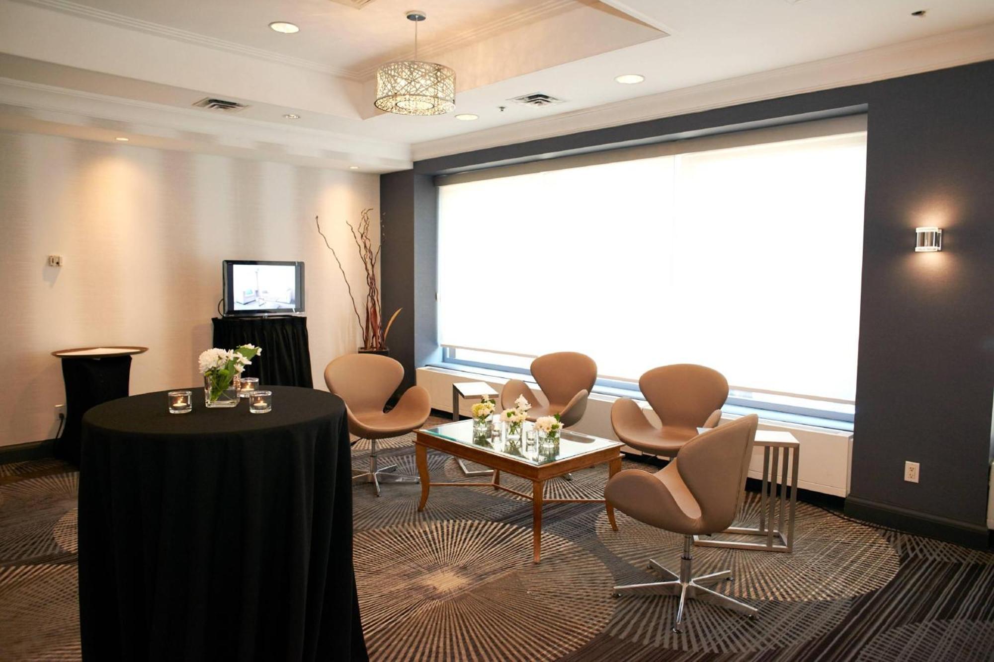 Courtyard By Marriott Toronto Downtown Ξενοδοχείο Εξωτερικό φωτογραφία