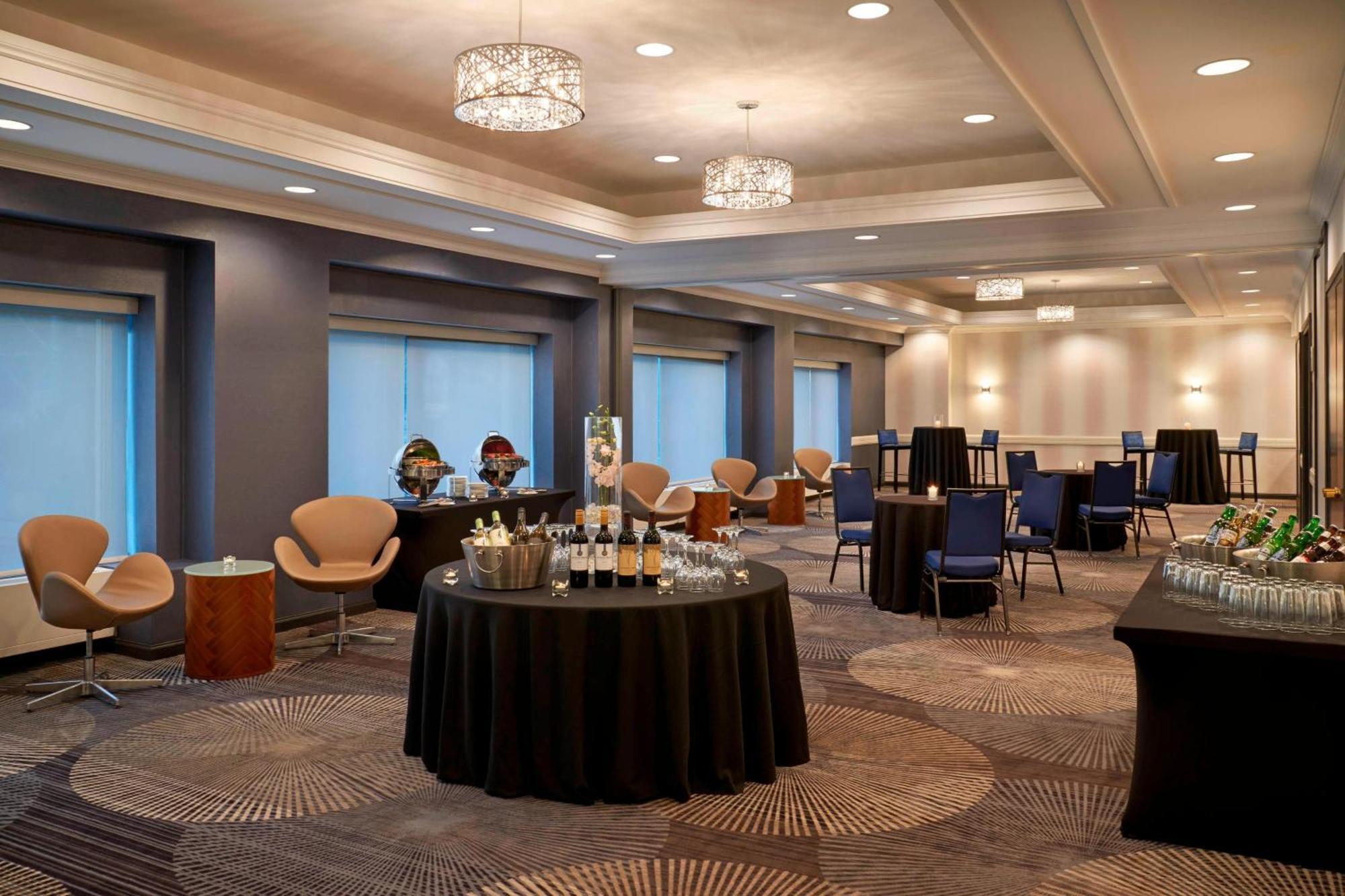 Courtyard By Marriott Toronto Downtown Ξενοδοχείο Εξωτερικό φωτογραφία